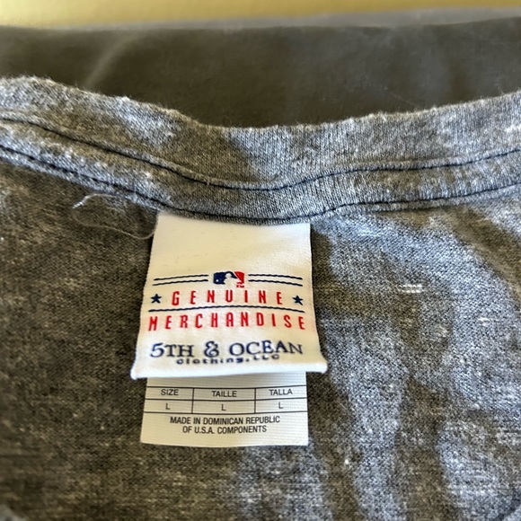 MLB Genuine Merchandise, Yankees TShirt, Ladies , size large - Picture 2 of 2